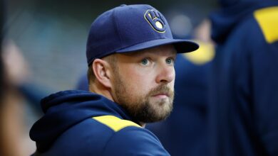 Рис Хоскинс, чувари су се наводно сложили да склопе уговор, како се 1Б уклапа у ажурирани састав?