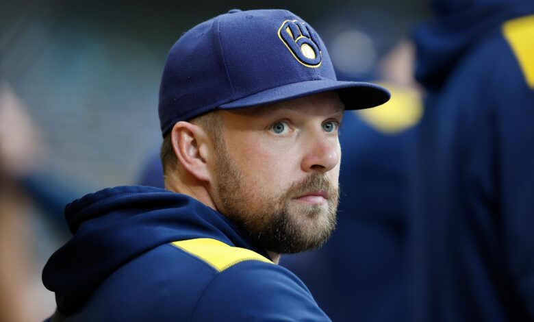 Рис Хоскинс, чувари су се наводно сложили да склопе уговор, како се 1Б уклапа у ажурирани састав? Рис Хоскинс, чувари су се наводно сложили да склопе уговор, како се 1Б уклапа у ажурирани састав?