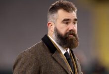 ‘Свети с–т’, Јасон Келце иде на боб по први пут у популарном видеу