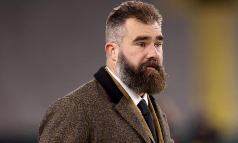 ‘Свети с–т’, Јасон Келце иде на боб по први пут у популарном видеу ‘Свети с–т’, Јасон Келце иде на боб по први пут у популарном видеу