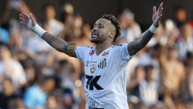 Нејмар задиркује временску линију пензионисања у видео снимку у тренду након дебија за Сантоса у повратку од повреде