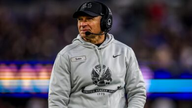 Промена распореда утакмица војске и морнарице Еиед би ХЦ да би помогао формат плеј-офа за колеџ фудбал Промена распореда утакмица војске и морнарице Еиед би ХЦ да би помогао формат плеј-офа за колеџ фудбал