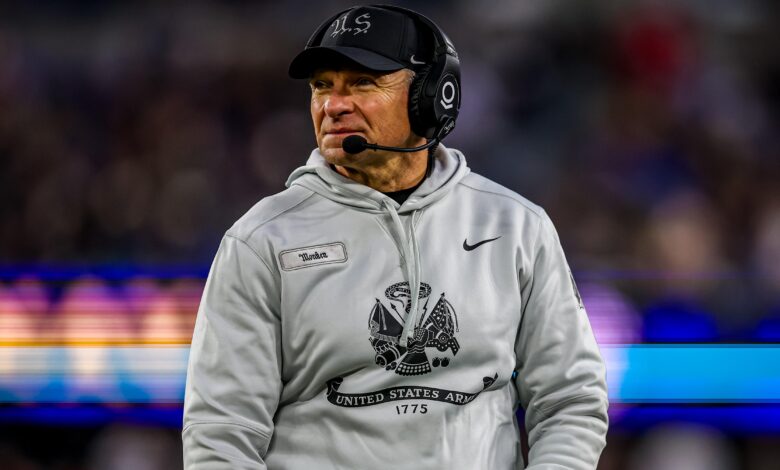 Промена распореда утакмица војске и морнарице Еиед би ХЦ да би помогао формат плеј-офа за колеџ фудбал