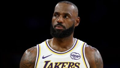 Леброн Џејмс из Лејкерса не може да добије НБА награде пошто је искључен због повреде против Вембија, Спарса