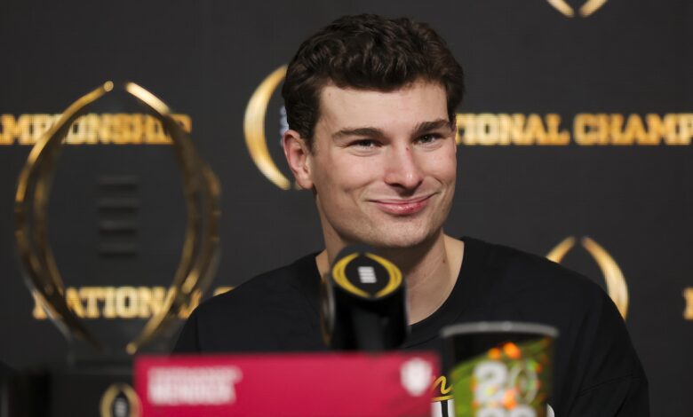 Најновије гласине о учешћу Фернанда Мендозе и Тај Симпсона о НФЛ комбинату уочи драфта 2026.