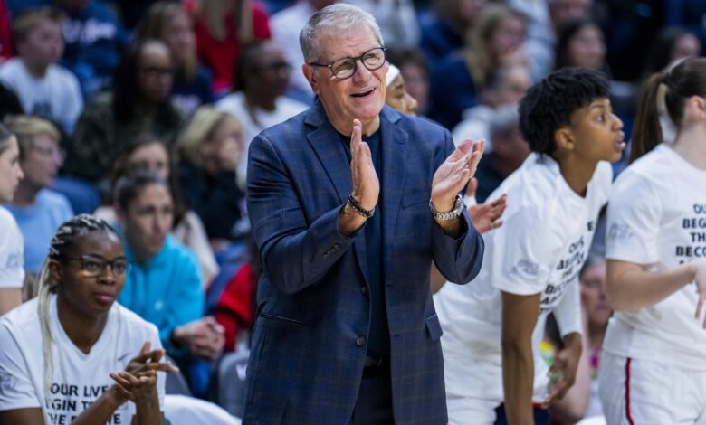 УЦонн, УЦЛА Наслов раних 16 носилаца за НЦАА женску кошаркашку групу