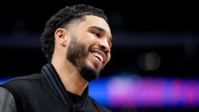 Џејсон Тејтум из Селтикса поклонио Дукеу ВЦББ пар своје четврте ципеле са потписом у видеу, фотографијама