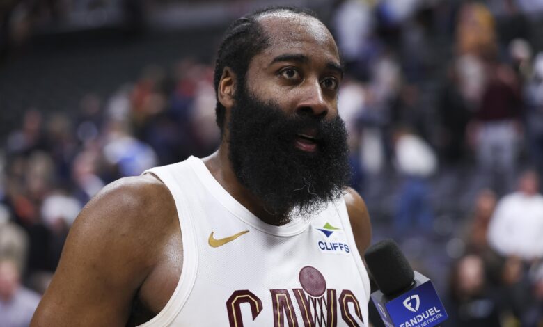 Јамес Харден Беард Гивеаваи најављен на фотографији за деби Цавс Стара код куће након трговине