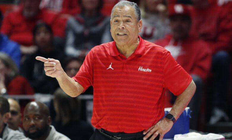 Мик Кронин са УЦЛА послао Келвину Сампсону 1 долар на Венмо након Хјустонског МЦББ ХЦ коментара „Лоше“