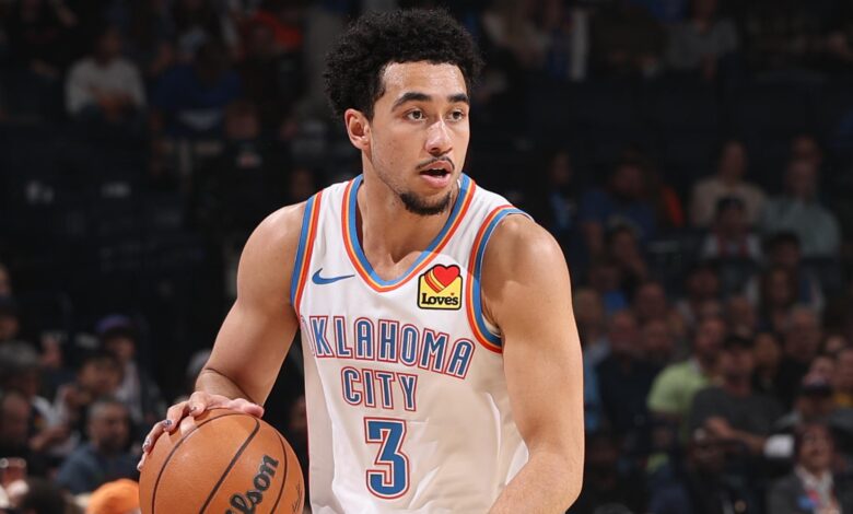 Јаред МцЦаин плеше као ПлакуеБоиМак Диссес Пхилли у музичком споту након 76ерс Траде-а