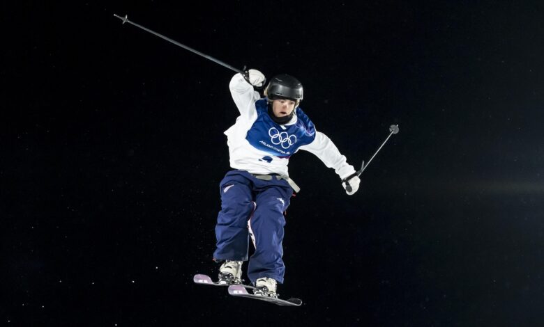 Амерички скијаш Рел Харвуд прати пут Линдзи Вон, такмичи се са покиданим АЦЛ на Зимским олимпијским играма 2026.