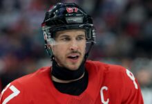 Новости о повреди Сиднеја Кросбија, најновије о статусу НХЛ звезде за утакмицу Канаде против САД за златну медаљу на Олимпијским играма