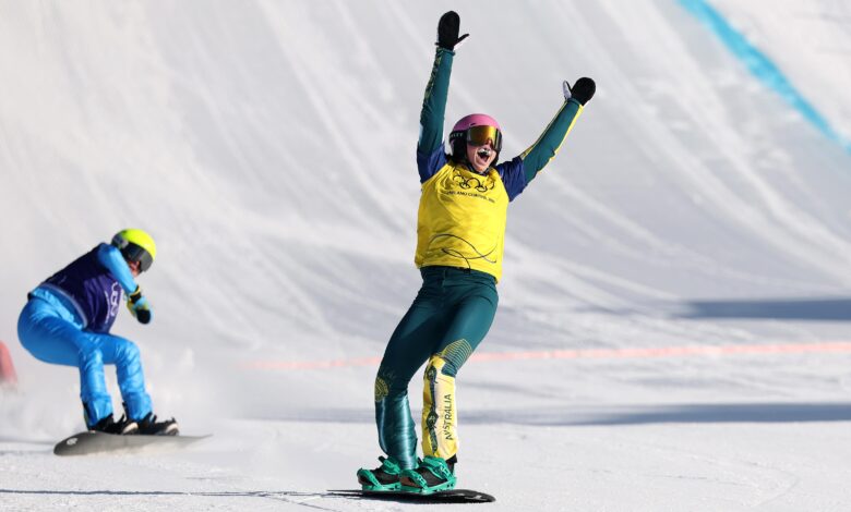 Џози Баф освојила златну медаљу за велико финале сноубординг кроса на Олимпијским играма 2026. Џози Баф освојила златну медаљу за велико финале сноубординг кроса на Олимпијским играма 2026.