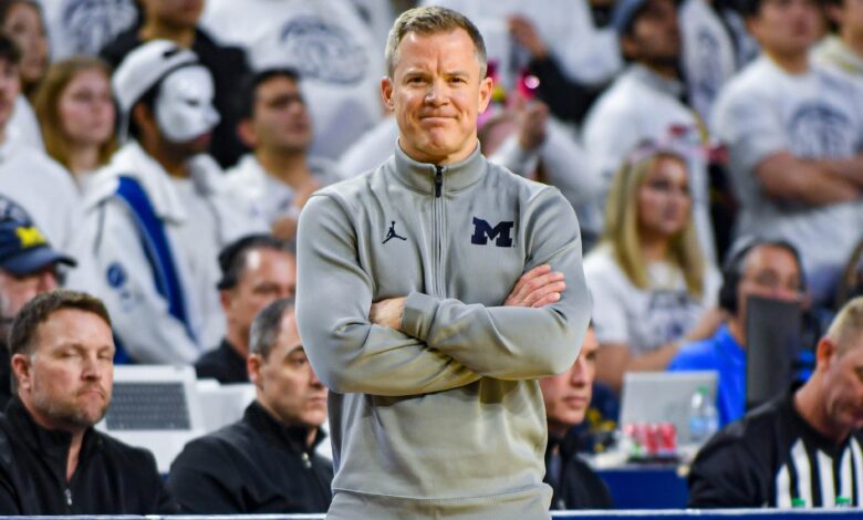 Дусти Маи Хеадлинес 2026 Листа за надгледање тренера године за мушке факултете