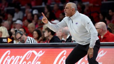 Јероме Танг отпуштен од стране Канзас Стате МЦББ након прозивања играча, откривене информације о откупу уговора