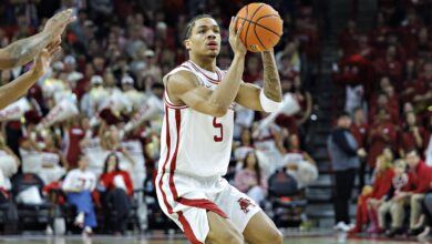 Дариус Ацуфф Јр. задивљује навијаче ЦББ-а, НБА драфта са 49 поена у поразу Арканзаса од Алабаме у 2 продужетку