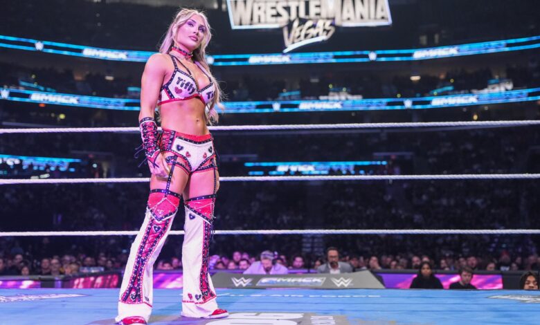 Тиффани Страттон из ВВЕ-а, Схади Елнахас се обраћају гласинама о забављању вирусним фотографијама на Инстаграму Тиффани Страттон из ВВЕ-а, Схади Елнахас се обраћају гласинама о забављању вирусним фотографијама на Инстаграму