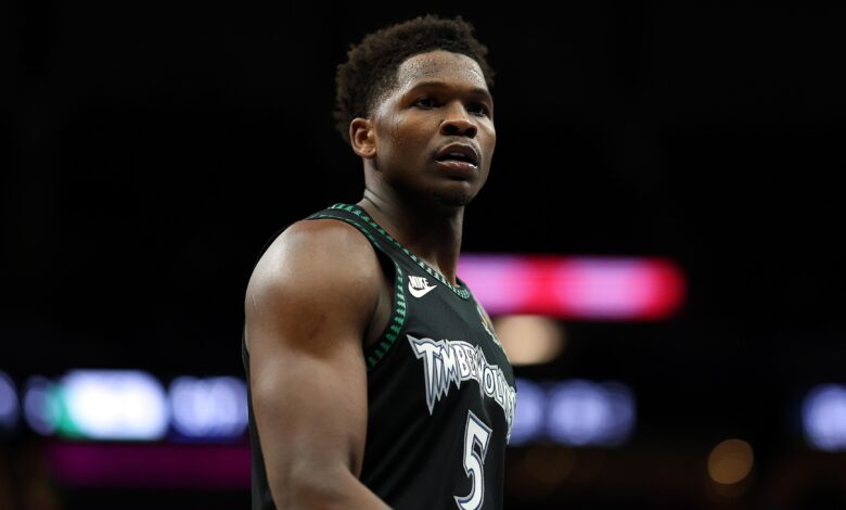 Ентони Едвардс реагује на то што га је Тиресе Макеи закуцао у вирусном видеу током 76ерса против Волвеса Ентони Едвардс реагује на то што га је Тиресе Макеи закуцао у вирусном видеу током 76ерса против Волвеса