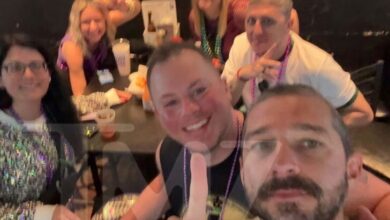 Схиа ЛаБеоуф одлази у паб за бургер након пуштања из затвора у Њу Орлеансу