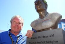 Легенда Ауссие МотоГП-а Вејн Гарднер нарушио се јер Филип Ајленд губи култну трку од Јужне Аустралије