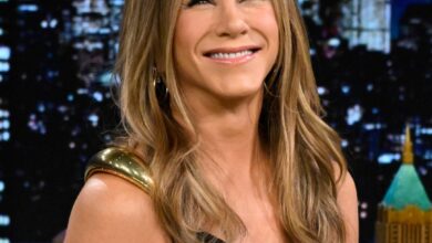 Џенифер Анистон, дечко Џим Кертис у представи Шона Хејса