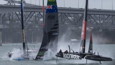 Велика награда у Окланду је напуштена јер су двоје повређени у стравичној несрећи