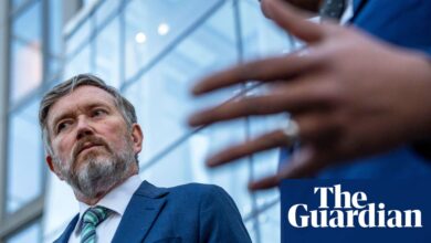 Републикански конгресмен каже да су Епстајнови досијеи „вероватно инкриминисали“ још шест мушкараца | Јеффреи Епстеин