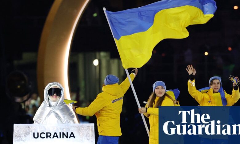 Рускиња носила плакат тима Украјине на церемонији отварања Зимских олимпијских игара | Зимске олимпијске игре 2026