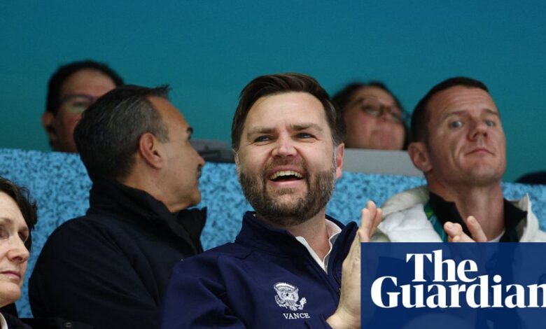 Прво олимпијско појављивање Џеј Ди Венса одвија се са више фото-опција него протеста | Зимске олимпијске игре 2026