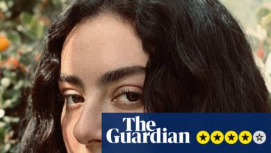 Цхарли кцк: Вутхеринг Хеигхтс рецензија – атоналне, љубавне химне које се више него издвајају од филма | Цхарли кцк