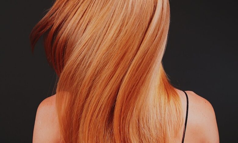 Стаклена коса, ТикТок тренд косе и тајна сјајних брава Стаклена коса, ТикТок тренд косе и тајна сјајних брава