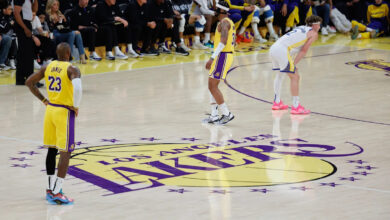 Цене Лејкерса наводно ће порасти следеће сезоне под новим власником Марком Валтером Цене Лејкерса наводно ће порасти следеће сезоне под новим власником Марком Валтером