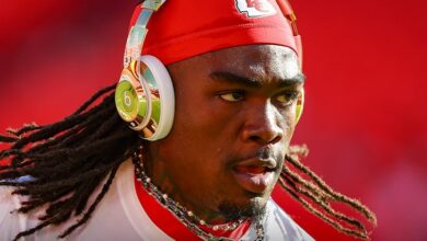 Бивши ГФ Раши Рајс поднео тужбу против звезде НФЛ-а, оптужујући га да ју је брутализирао Бивши ГФ Раши Рајс поднео тужбу против звезде НФЛ-а, оптужујући га да ју је брутализирао