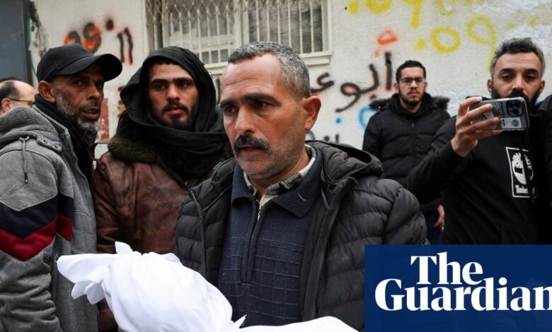 Палестински званичници кажу да је у израелским ударима погинуло 18 људи у Гази, а прелази за пацијенте у Рафи заустављени | Газа