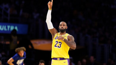 Леброн Џејмс постао је најстарији играч у историји НБА који је постигао трипл-дабл