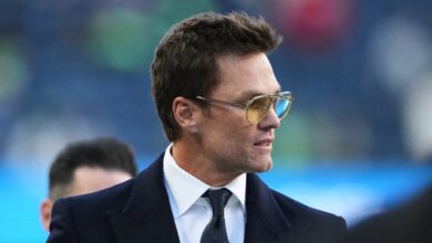 Том Брејди реагује на Логана Пола из ВВЕ-а који каже да је атлетски као и НФЛ играчи у видеу