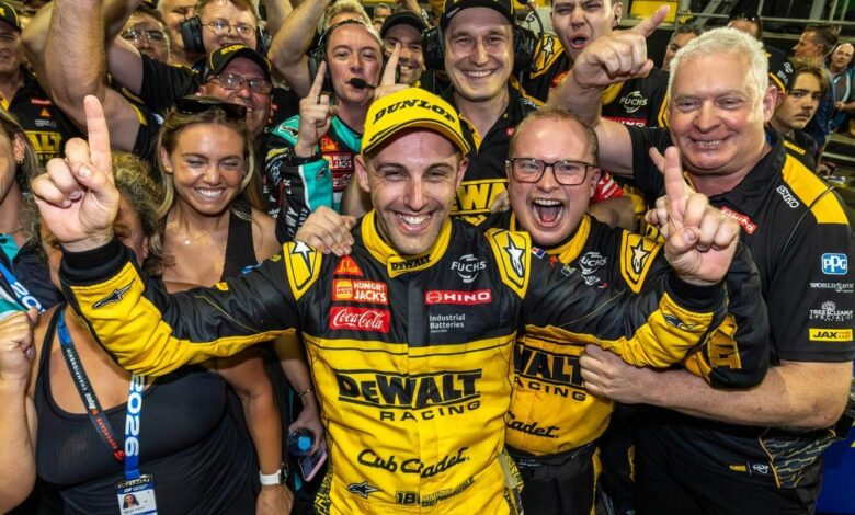 ГМ-ов нови број 1, Антон Де Пасквале, окончао је сушу и затражио своју прву победу у Супераутомобилима под притиском за Тим 18