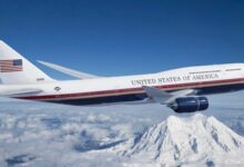 Аир Форце Оне ће бити префарбан у Трампове омиљене боје