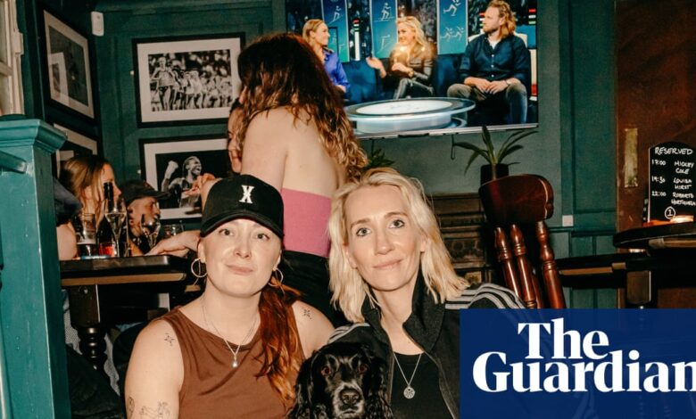 ‘Савршено место за људе попут мене’: како је један пар покренуо први женски спортски бар у Великој Британији | Фудбал