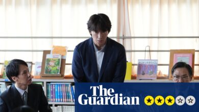 Лажна критика – Такасхи Миике се враћа на злогласно суђење ‘учитељицу убиства’ у непоколебљивој драми у судници | Филмови Лажна критика – Такасхи Миике се враћа на злогласно суђење ‘учитељицу убиства’ у непоколебљивој драми у судници | Филмови