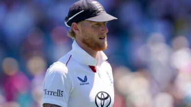 Бен Стокес је подвргнут операцији након што је задобио језиву повреду лица