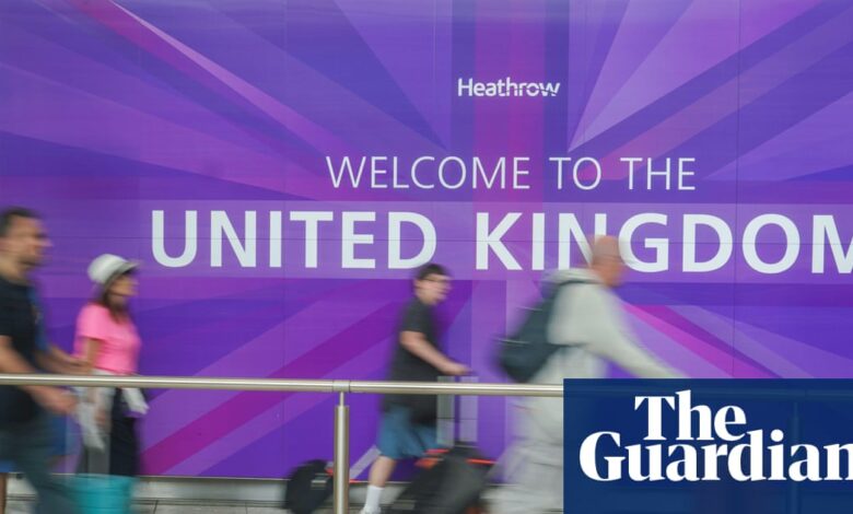 Британци са двојним држављанством ризикују скоро одбијање путовања у Велику Британију, потврђује Министарство унутрашњих послова | Хоме Оффице Британци са двојним држављанством ризикују скоро одбијање путовања у Велику Британију, потврђује Министарство унутрашњих послова | Хоме Оффице