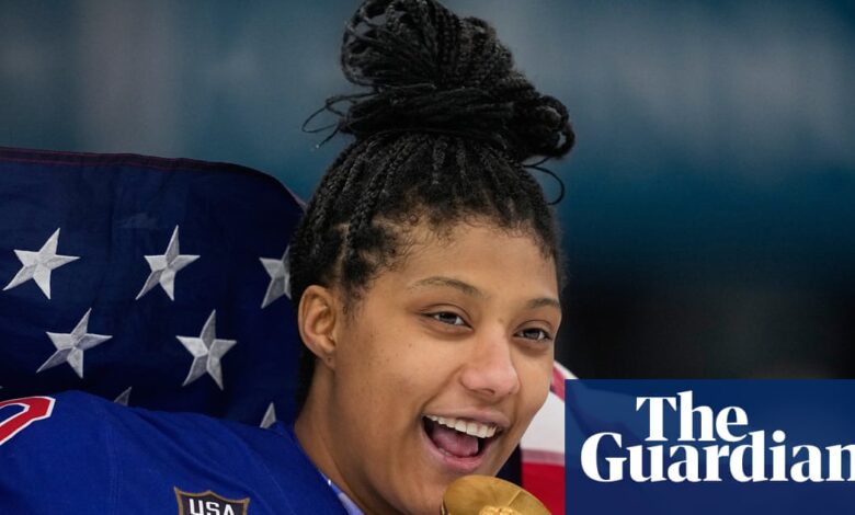 ‘Овај град се појављује’: Цлевеланд Хеигхтс слави историјско олимпијско злато Лаиле Едвардс | Репрезентација САД у хокеју на леду