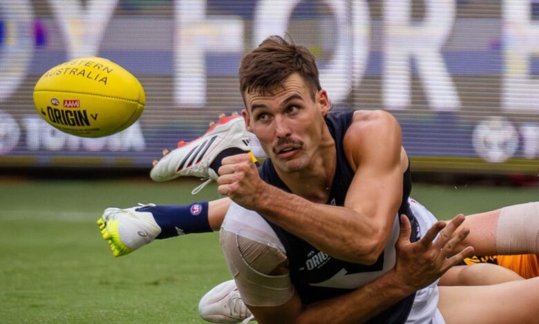 Забринутост због повреда суперзвезде Вестерн Булдога Сема Дарсија и Џејка Солига из Аделаиде данима након отварања АФЛ-а Забринутост због повреда суперзвезде Вестерн Булдога Сема Дарсија и Џејка Солига из Аделаиде данима након отварања АФЛ-а