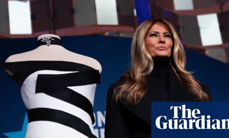 Исправљена историја: Меланија оставља свој траг, на моду, са Смитхсониан хаљином | Меланија Трамп Исправљена историја: Меланија оставља свој траг, на моду, са Смитхсониан хаљином | Меланија Трамп