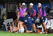 Правило АФЛ-а се скоро одмах мења када Шенон Нил пада због бриге о коленима