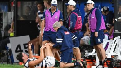 Правило АФЛ-а се скоро одмах мења када Шенон Нил пада због бриге о коленима