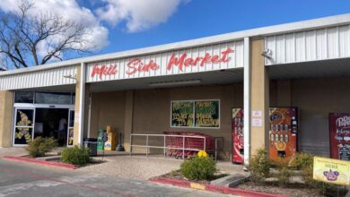 Кинг цакес на пијаци Миллсиде у Нев Ибериа, ЛА | Храна