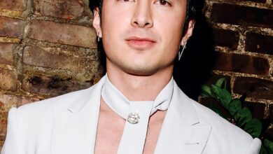 Хадсон Вилијамс из Хеатед Ривалри потврђује девојку на Дан заљубљених