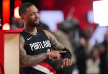 Дамиан Лиллард, који се још увек опоравља од покиданог Ахила, придружује се Ларију Бирду и Крегу Хоџису као само троструки шампиони у три поена